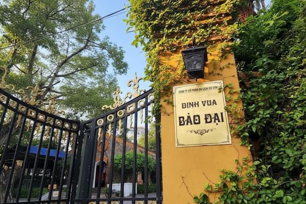 Dinh vua Bảo Đại ở Đồ Sơn là dinh thự duy nhất của vua chúa triều Nguyễn tại miền Bắc.